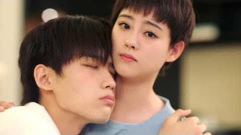 霸总意外醉酒抱着灰姑娘不让她走，两人甜蜜睡一整夜，第二天霸总待灰姑娘明显与以往不同【程序员那么可爱 CuteProgrammer3-3】