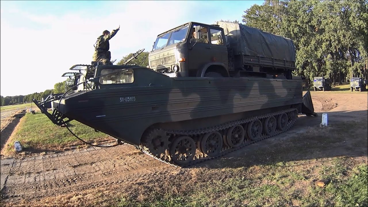 PTS, załadunek samochodu ciężarowego STAR i wodowanie na Odrze - Wrocław