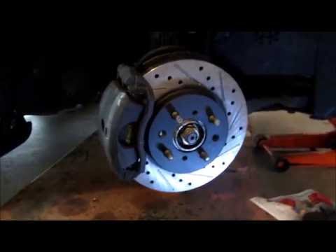 DIY: 2002 Honda Civic SI EP3 front brake replacement/upgrade. Drilled