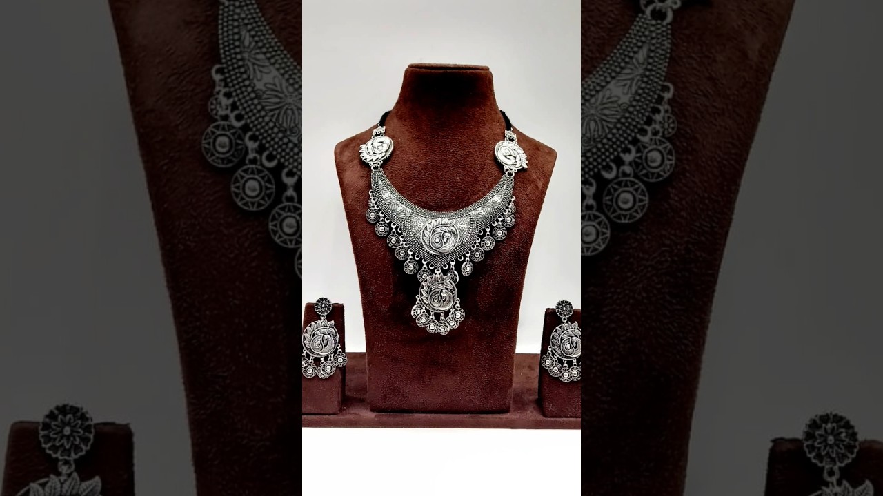 Black metal jewellery 