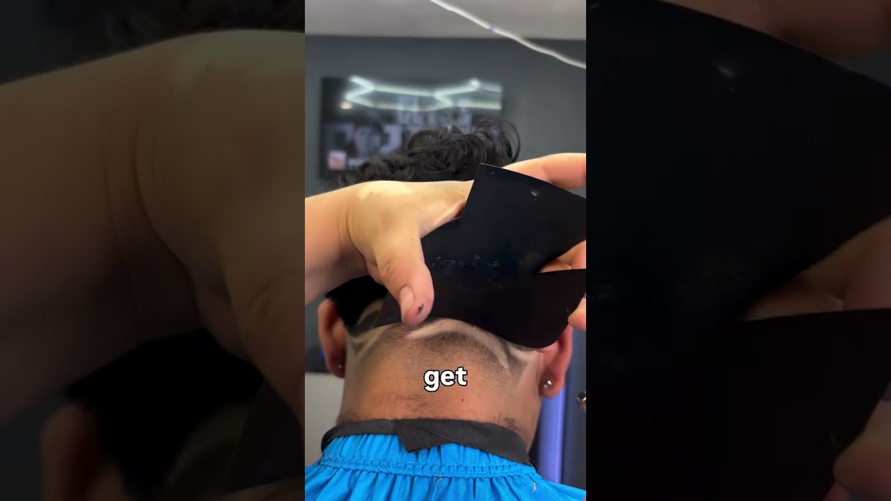 Этот 13-летний парикмахер 💈⚡️ учит взрослых мужчин пользоваться средствами для улучшения внешност...