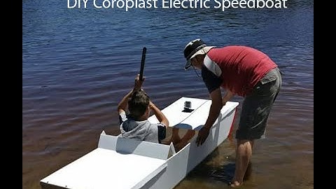 DIY Corflute Coroplast Electric SpeedBoat