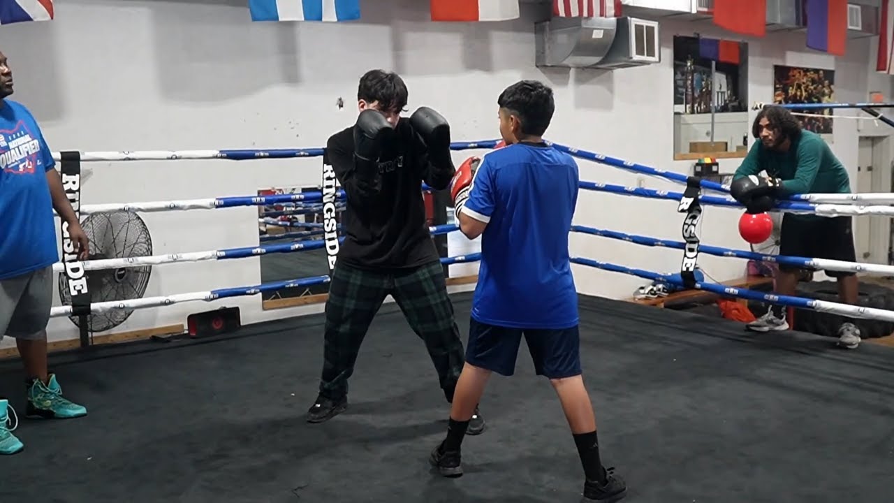 Floyd Mayweather's Boxing Ring Secrets - How to Circle, Step, and Cut Off the Ring 