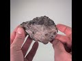 Vidéo: Opale résinite, Roche Blanche, France, 297 grammes