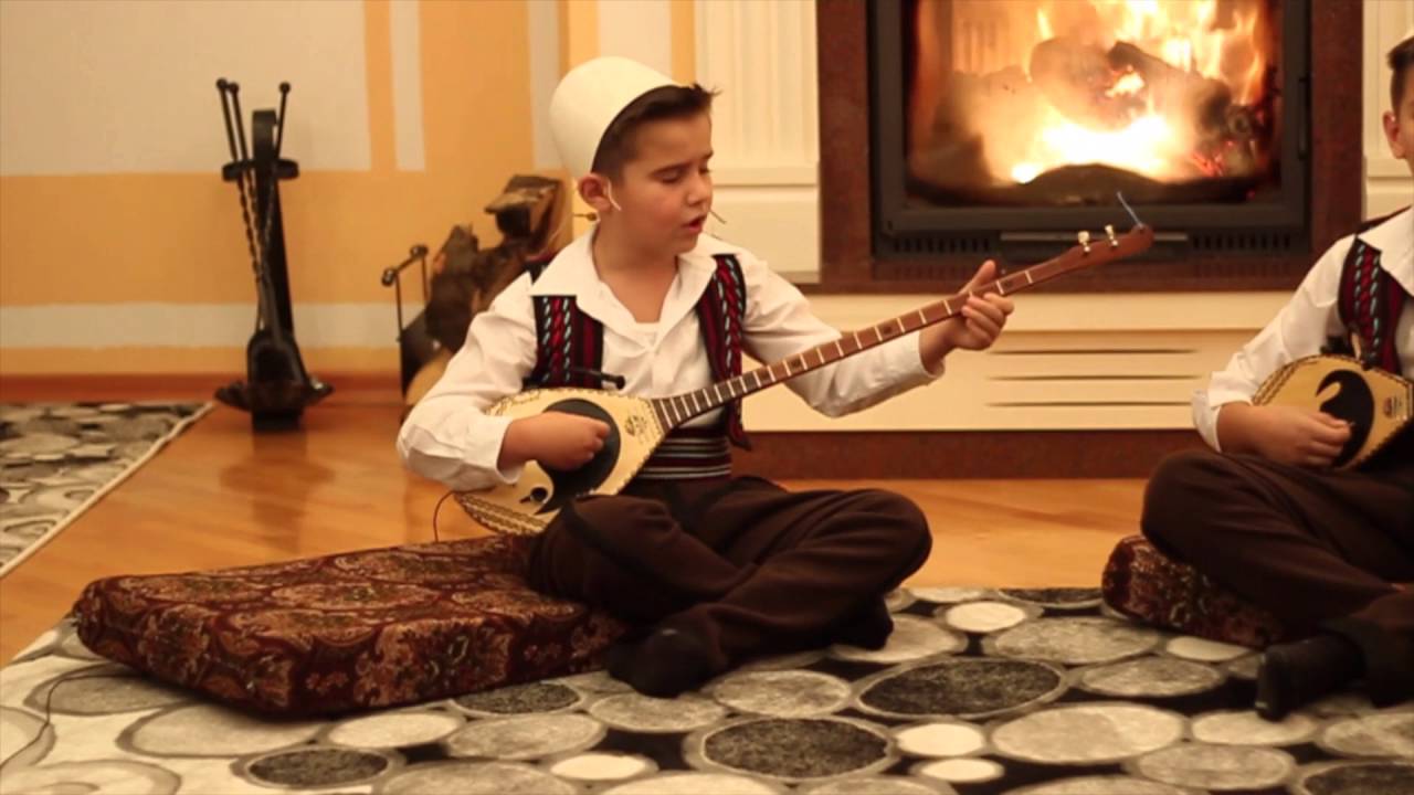 Arbnor & Rrezart Kuqi   Qendise Flamurin 2016