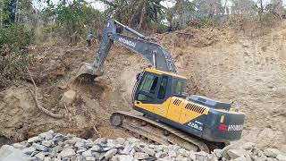 Massive LandslideJCB Backhoe Loader Opening Hilly Road