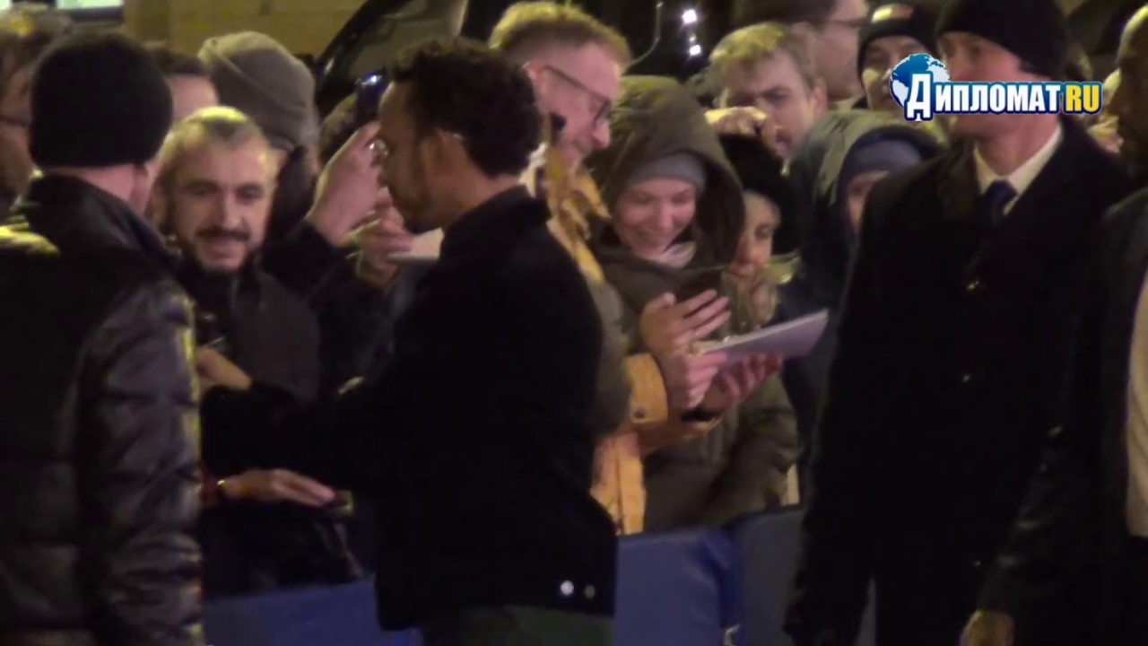 Lewis Hamilton and happy russian fans