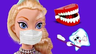 Dr. Elsa the Dentist fixes Harley Quinn's Yellow Teeth | Barbie Superhero Episodes on DCTC