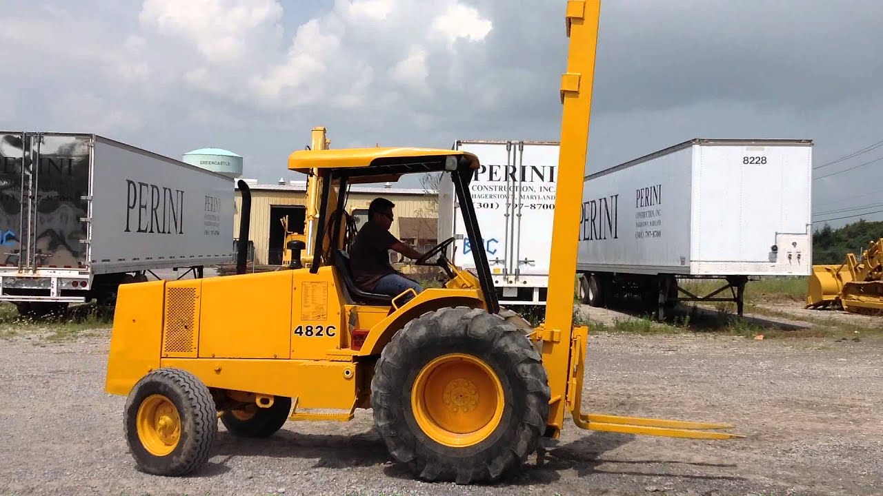 1986 John Deere 482C Vertical Forklift. HURLEY AUCTIONSGreencastle, PA