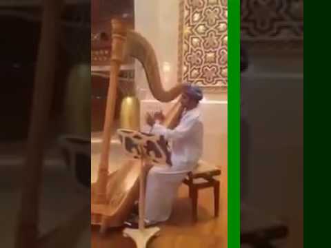 ابداع عماني في موسيقى فيروز نسم علينا الهوى بآلة القيثار Youtube