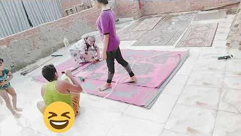 ادي اخرت إلا تسكن في بيت عيلة غسلت السجاد كله على السطح وياريته عاجب بيقولولي أنتي عملتي إيه 