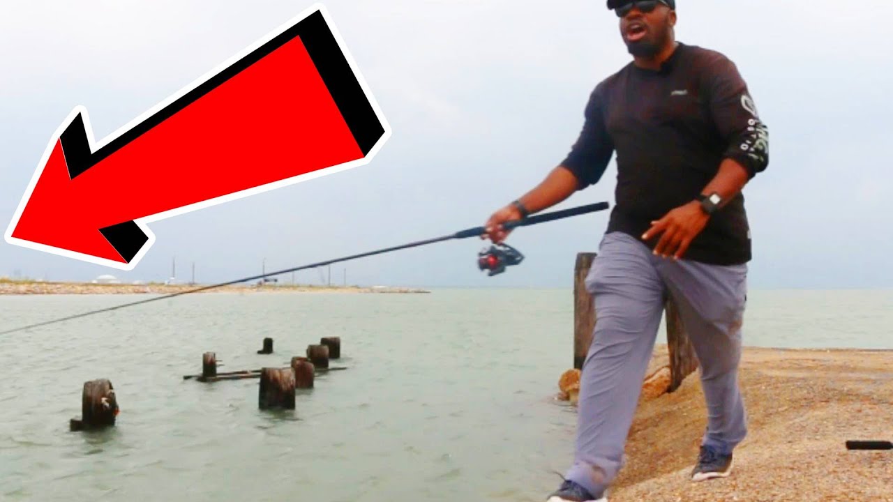 I ALMOST DIED FLOUNDER FISHING at the TEXAS CITY DIKE in a THUNDER