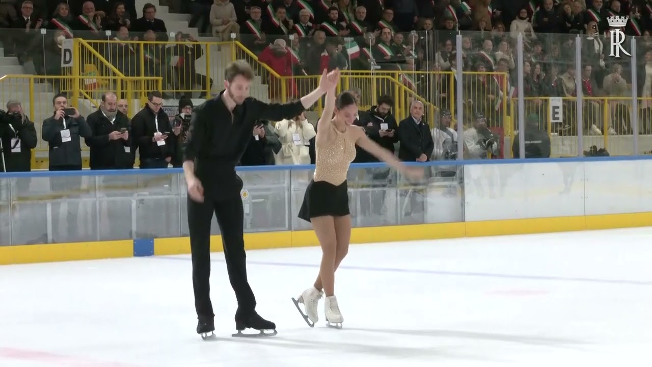 Mattarella all'inaugurazione del nuovo palaghiaccio di Varese