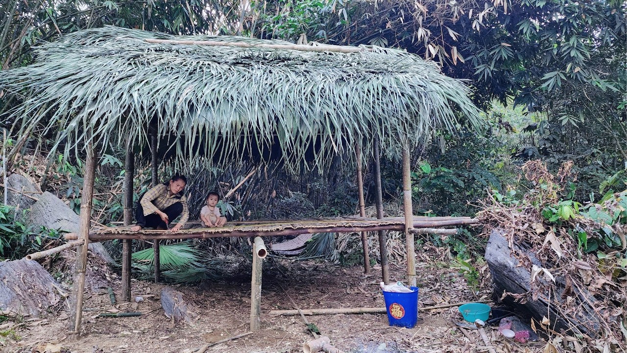 The Hard Start - Building a Two-Story Bamboo House Alone in the Forest ...