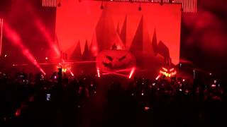 SKRILLEX - DEVIL IS ALIVE - LIVE @ HARD DAY 1 OF THE DEAD - 11.2.2013