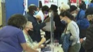 Early voters pack precinct in New York City