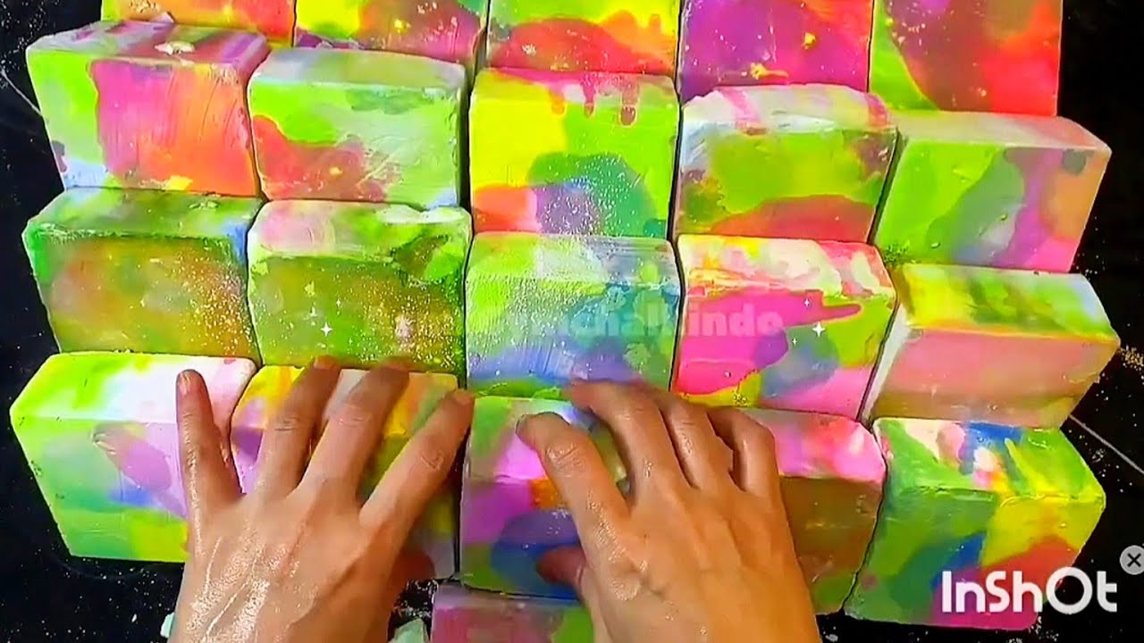 Colourful Dyed Gym chalk Crumbling #oddlysatisfying #gymchalkcrush # ...
