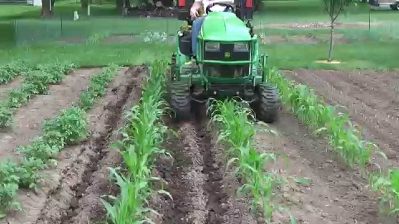 6 Cultivating Corn with John Deere 1025R YouTube
