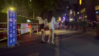 超短包臀裙，絲襪高跟鞋