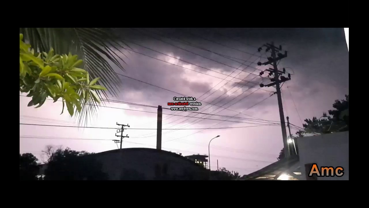 Sambaran Petir di Atas Langit PLTU Rembang