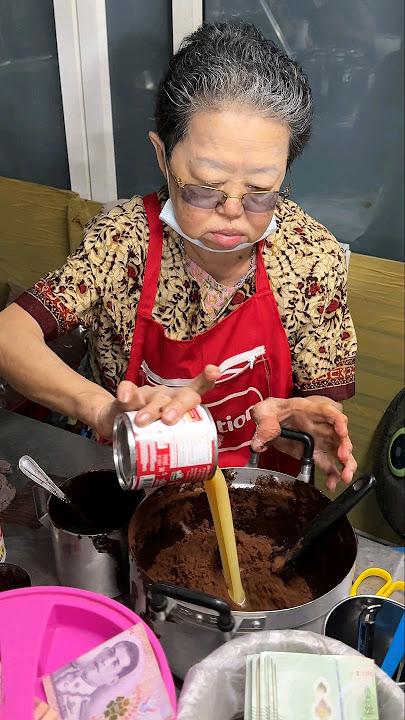 The Most Popular Grandma Iced Cocoa in Bangkok