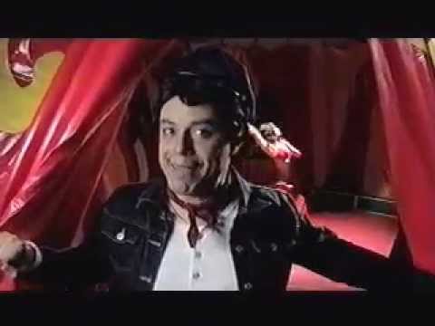 Herbert Siguenza as a bilingual Cantinflas