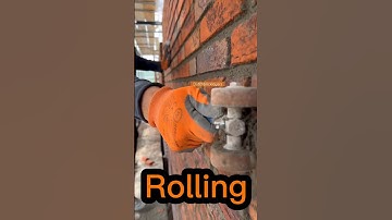Bricklayer rolling brick wall 🧱 #bricklaying #masonry #asmr