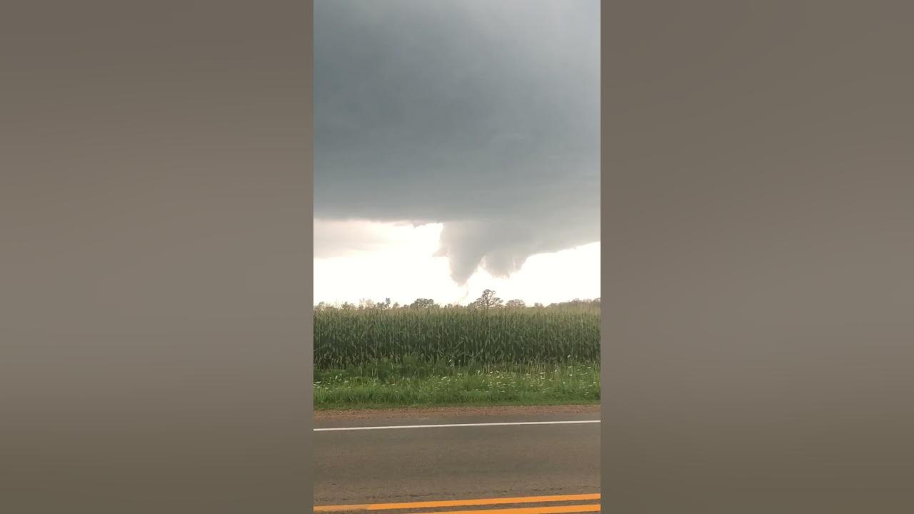 Tornado Spins Near Highway in Black Creek, Wisconsin YouTube