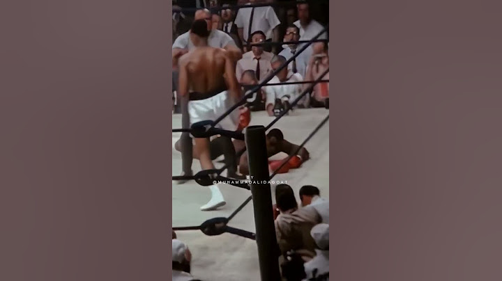 Muhammad Ali gets boo'd then knocks out his opponent