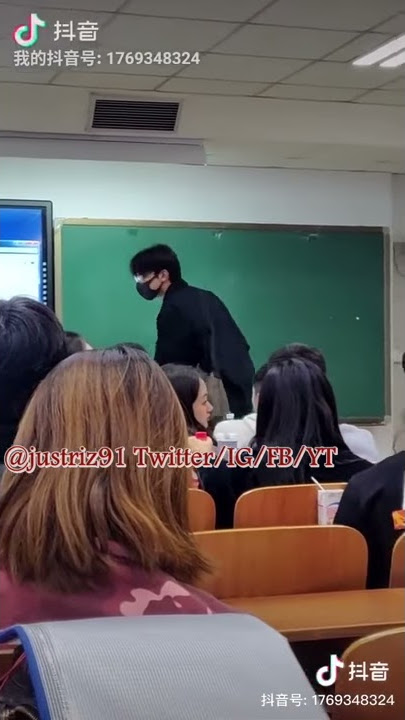 [FANCAM] LinYi 林一 is back to school and...