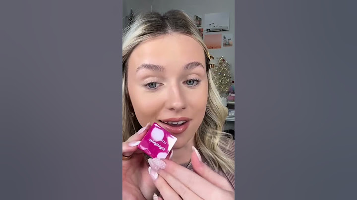 Opening an advent calendar in random order and doing my makeup!