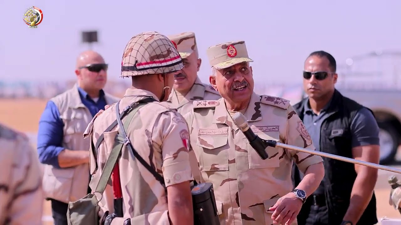 الفريق أول عبدالمجيد صقر يشهد إجراءات تفتيش الحرب لأحد تشكيلات المنطقة المركزية العسكرية