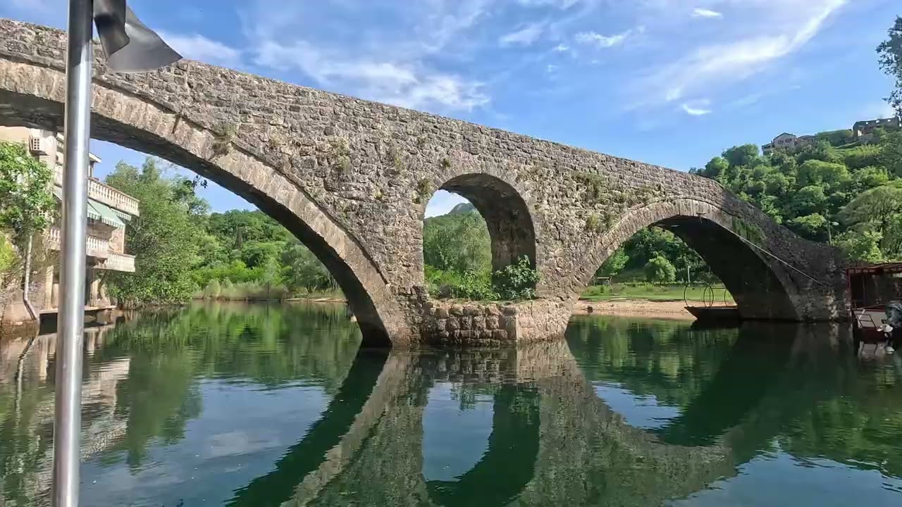 Rijeka Crnojevića Walk and Boat Ride