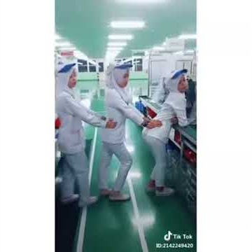 Viral pegawai ini joget seksi ...