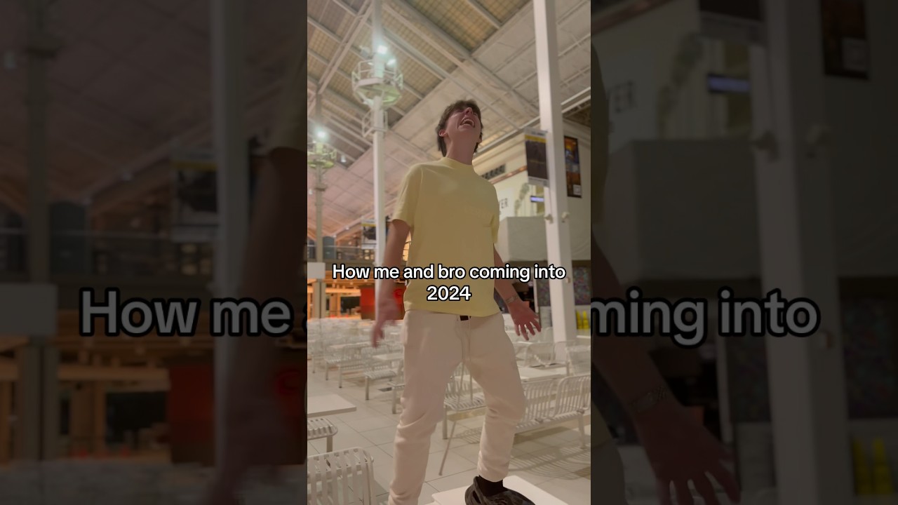 THEY STARTED SCREAMING GYATTT IN THE MIDDLE OF THE MALL 💀 (Lil Maceee) 😂