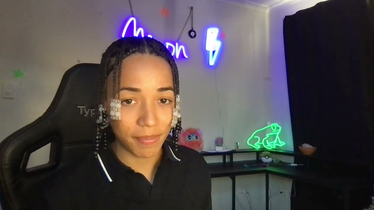 PLEASE 🛑 ✋ ANGELS ARE TRYING TO GET YOUR ATTENTION ABOUT SOMEONE COMING BACK INTO YOUR LIFE!!