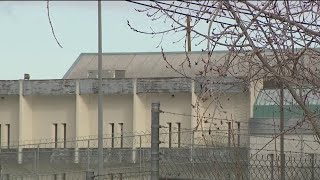 ICE considers turning shuttered prison into detention center | KTVU