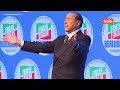 Berlusconi canta linno di forza italia