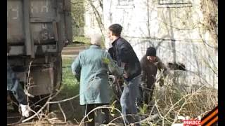 Старое дерево упало прямо на жилой дом(, 2013-05-08T14:14:49.000Z)