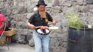 El Hombre Orquesta de Otavalo