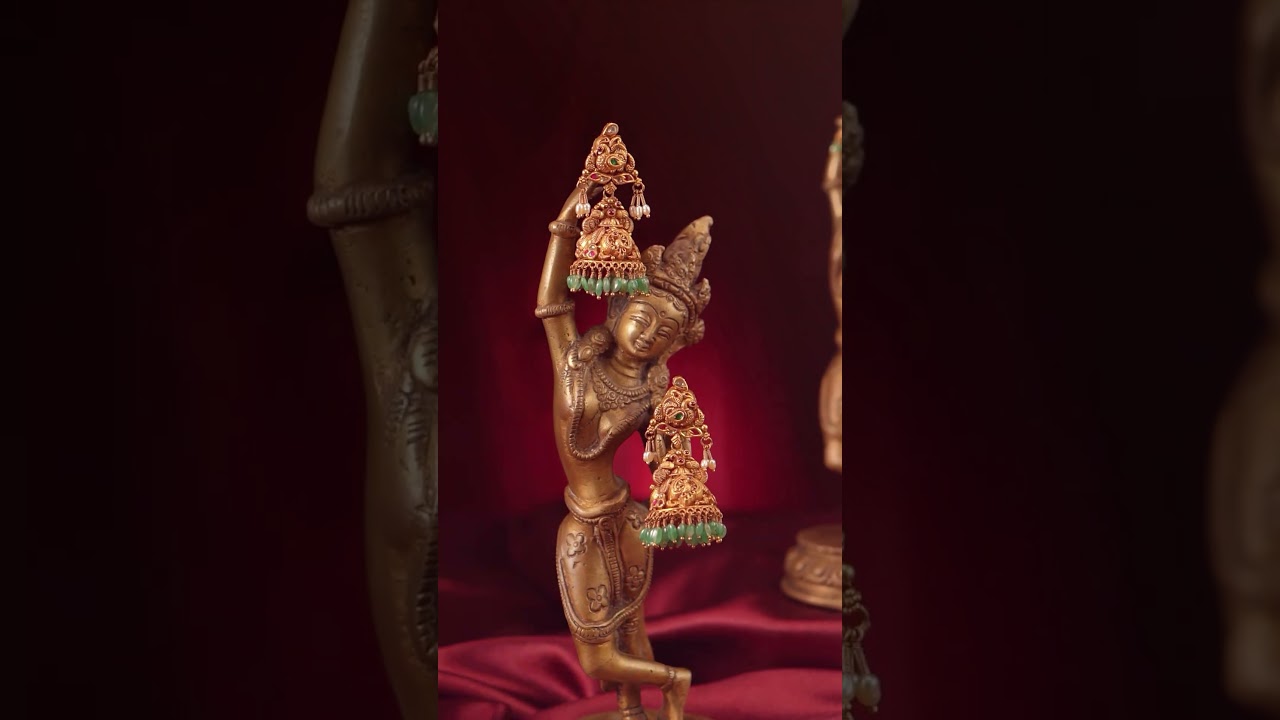 A sculptural form where jewellery transcends ornament and becomes art.