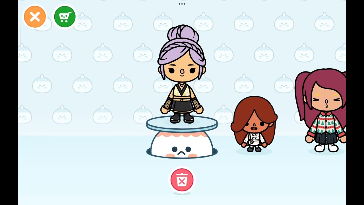 Toca boca eating with me!