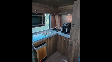 Challenger Premium V10 Coach