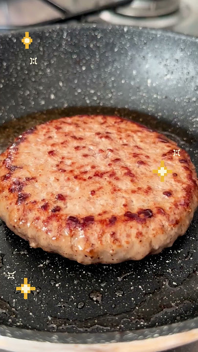 Bit Bacon – Panino con bacon, burger, maionese e pomodorini