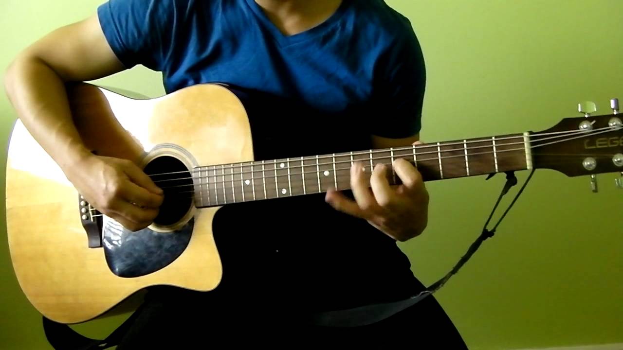 How To Hold A Guitar (Beginner Lesson) YouTube