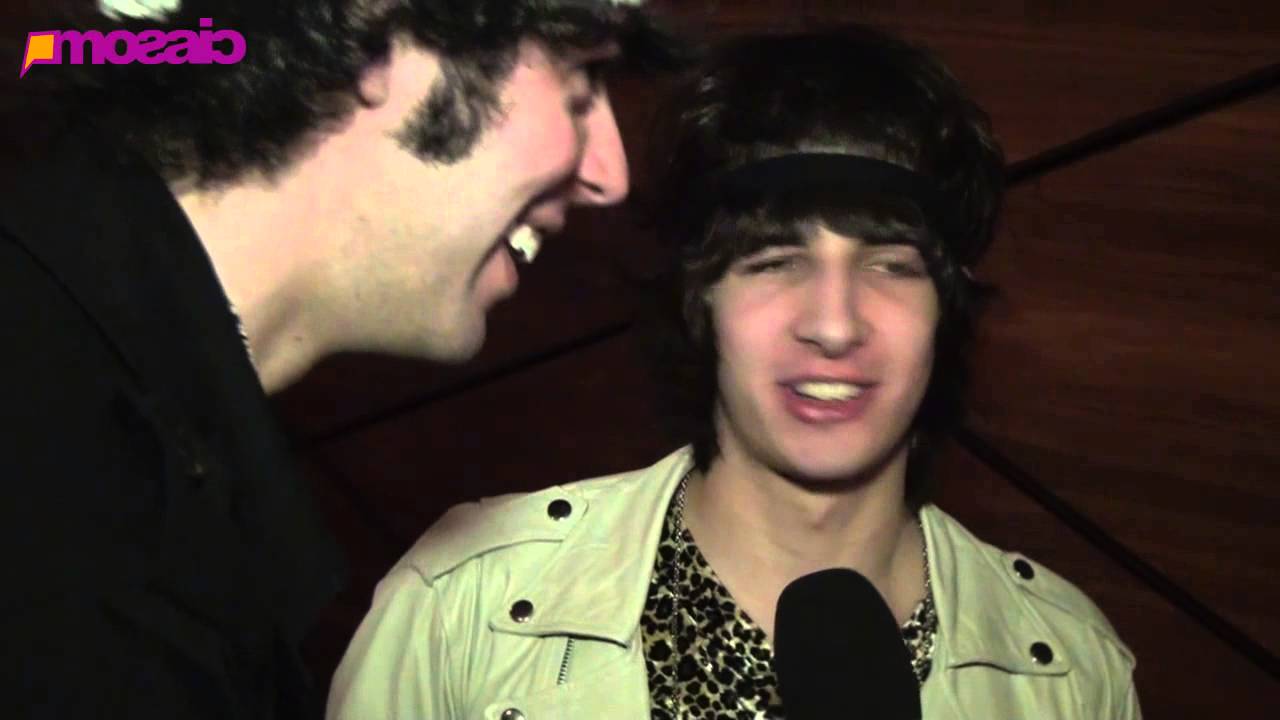 MosaicOnline - Ivan and The Parazol: Mi vagyunk Magyarországon a Rock'n'Roll zászlóvivői