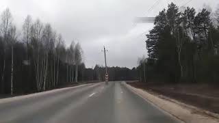 Столб посреди дороги в России
