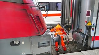 Coupling of an ÖBB Taurus 1216 before the EC 89 to Verona in Munich Hbf