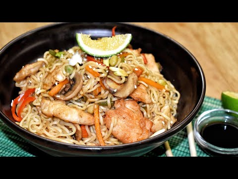 نودلز بالدجاج والخضار    