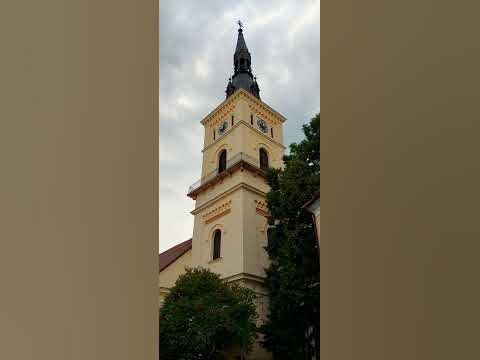 Zvonenie dvojice menších zvonov Evanjelického kostola na záver ...